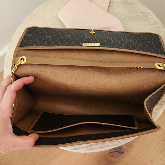 DIOR authenticated Christian Dior Honeycomb Chain Bag - Picture 6 of 10